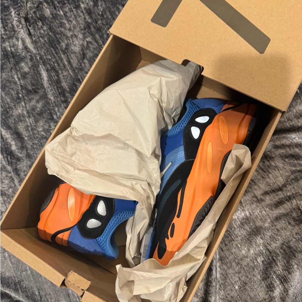 Yeezy boost 700